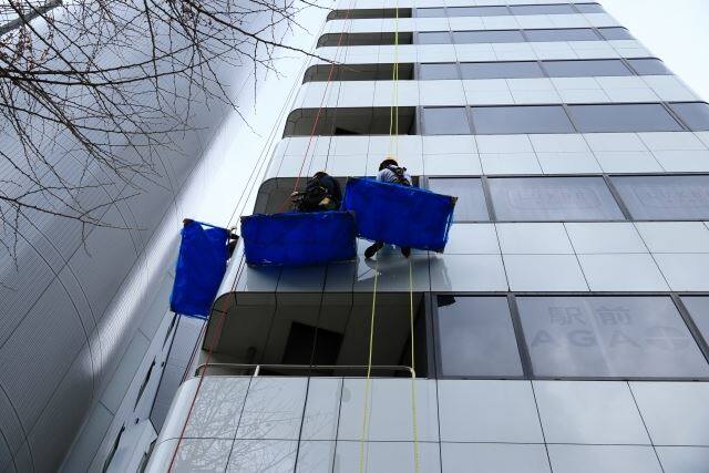 足場なしでゴンドラ作業